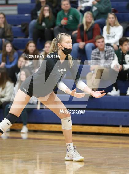 Thumbnail 2 in Oxford vs. Lake Orion (MHSAA District Semifinal) photogallery.