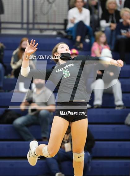 Thumbnail 2 in Oxford vs. Lake Orion (MHSAA District Semifinal) photogallery.