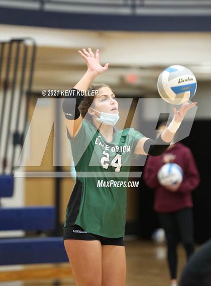 Thumbnail 1 in Oxford vs. Lake Orion (MHSAA District Semifinal) photogallery.