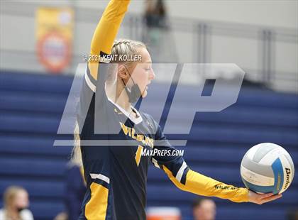 Thumbnail 1 in Oxford vs. Lake Orion (MHSAA District Semifinal) photogallery.