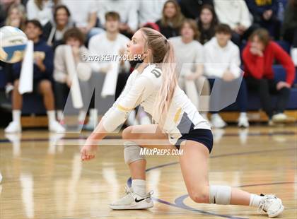 Thumbnail 1 in Oxford vs. Lake Orion (MHSAA District Semifinal) photogallery.