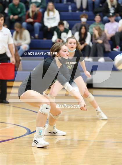 Thumbnail 1 in Oxford vs. Lake Orion (MHSAA District Semifinal) photogallery.