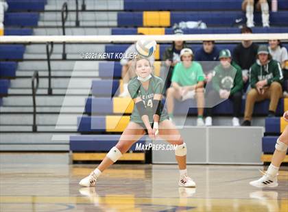 Thumbnail 2 in Oxford vs. Lake Orion (MHSAA District Semifinal) photogallery.