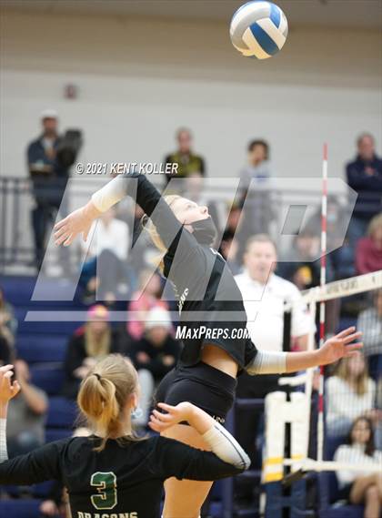 Thumbnail 2 in Oxford vs. Lake Orion (MHSAA District Semifinal) photogallery.