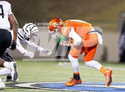 Thumbnail 2 in Grandview vs. Kemp (UIL 3A Division 1 Quarterfinal) photogallery.