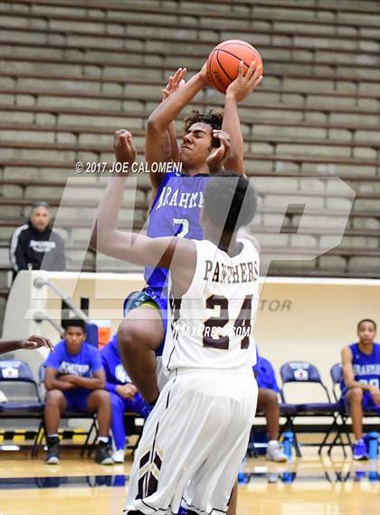 Thumbnail 2 in MacArthur [Douglas] vs Austin (SAISD Invitational) photogallery.