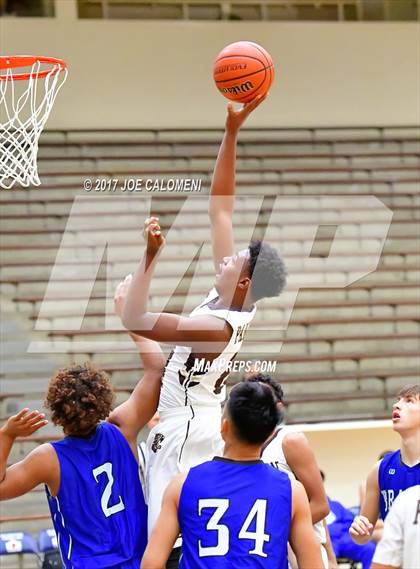 Thumbnail 3 in MacArthur [Douglas] vs Austin (SAISD Invitational) photogallery.