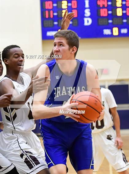 Thumbnail 3 in MacArthur [Douglas] vs Austin (SAISD Invitational) photogallery.