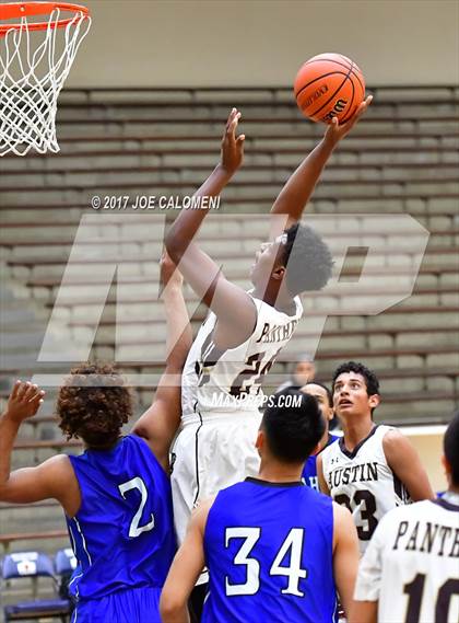 Thumbnail 2 in MacArthur [Douglas] vs Austin (SAISD Invitational) photogallery.