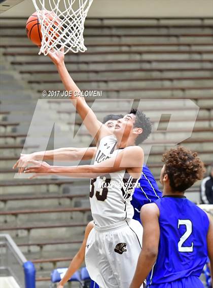 Thumbnail 3 in MacArthur [Douglas] vs Austin (SAISD Invitational) photogallery.