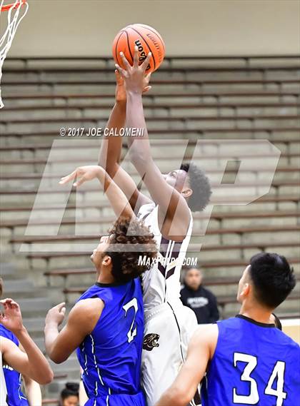 Thumbnail 1 in MacArthur [Douglas] vs Austin (SAISD Invitational) photogallery.