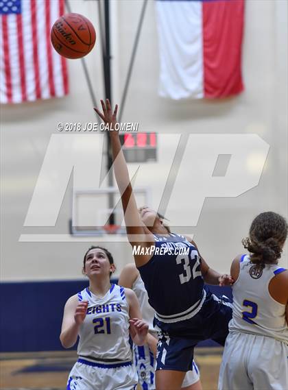 Thumbnail 3 in Smithson Valley vs Alamo Heights (SAISD Basketball Tournament) photogallery.