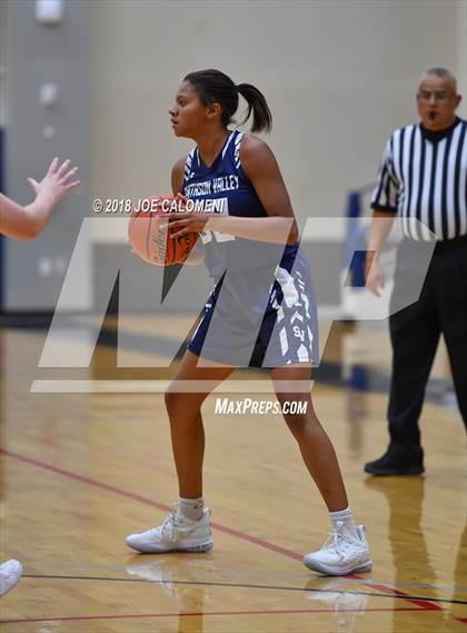 Thumbnail 1 in Smithson Valley vs Alamo Heights (SAISD Basketball Tournament) photogallery.