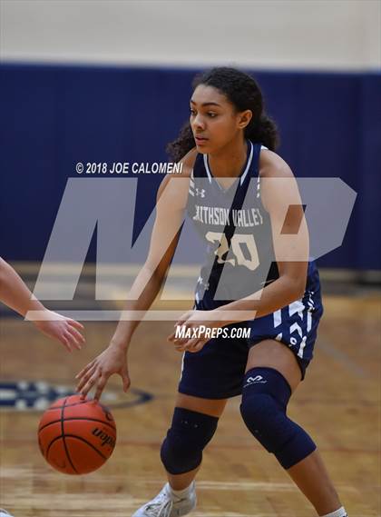 Thumbnail 2 in Smithson Valley vs Alamo Heights (SAISD Basketball Tournament) photogallery.