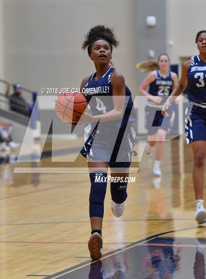 Thumbnail 3 in Smithson Valley vs Alamo Heights (SAISD Basketball Tournament) photogallery.