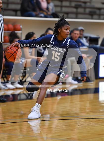 Thumbnail 2 in Smithson Valley vs Alamo Heights (SAISD Basketball Tournament) photogallery.