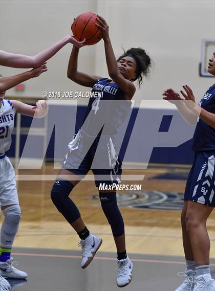 Thumbnail 1 in Smithson Valley vs Alamo Heights (SAISD Basketball Tournament) photogallery.