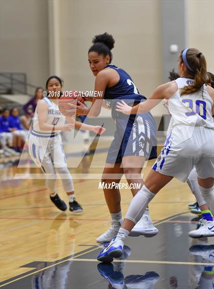 Thumbnail 3 in Smithson Valley vs Alamo Heights (SAISD Basketball Tournament) photogallery.