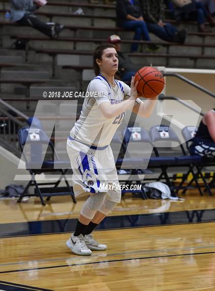 Thumbnail 3 in Smithson Valley vs Alamo Heights (SAISD Basketball Tournament) photogallery.