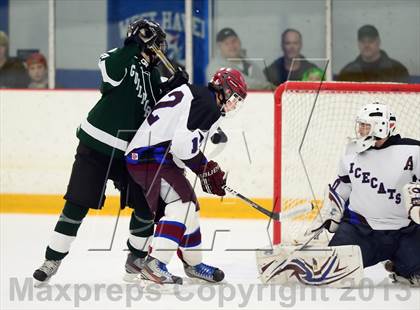 Thumbnail 2 in Guilford vs. Brookfield/Bethel/Danbury (CIAC Division II Quarterfinal) photogallery.