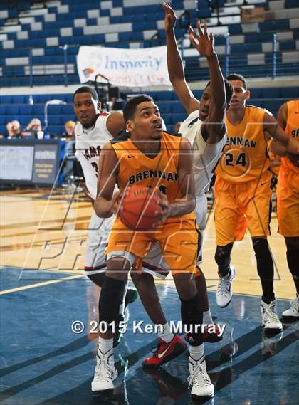 Thumbnail 3 in Lamar vs Brennan (Insperity Holiday Classic) photogallery.