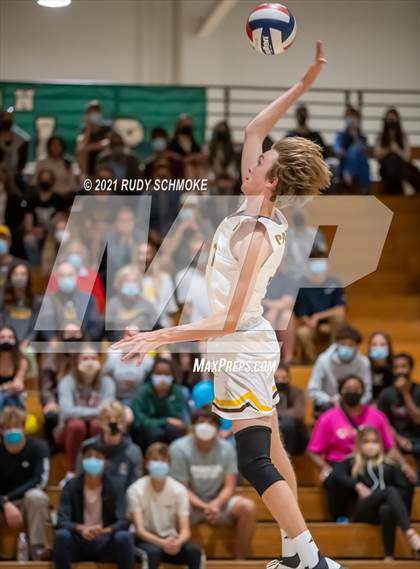 Thumbnail 3 in Francis Parker vs. Del Norte (CIF SDS D1 Championship) photogallery.