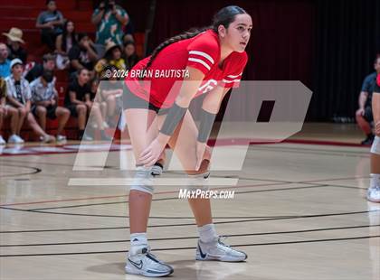Thumbnail 2 in 'Iolani vs Kamehameha Kapalama (HHSAA Division 1 Final) photogallery.