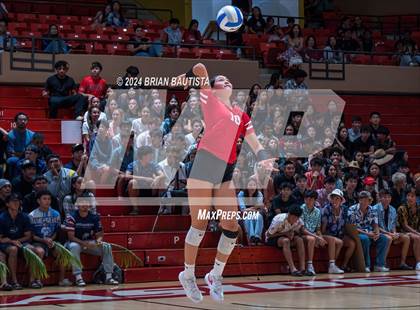 Thumbnail 3 in 'Iolani vs Kamehameha Kapalama (HHSAA Division 1 Final) photogallery.