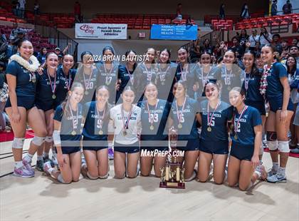 Thumbnail 1 in 'Iolani vs Kamehameha Kapalama (HHSAA Division 1 Final) photogallery.