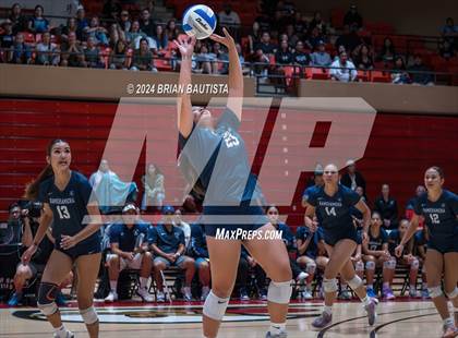 Thumbnail 3 in 'Iolani vs Kamehameha Kapalama (HHSAA Division 1 Final) photogallery.