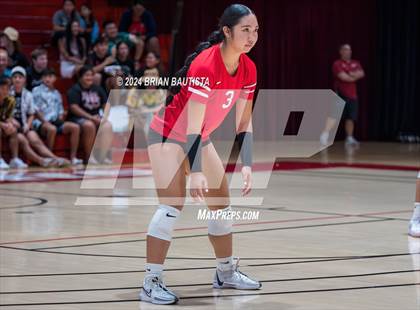 Thumbnail 3 in 'Iolani vs Kamehameha Kapalama (HHSAA Division 1 Final) photogallery.