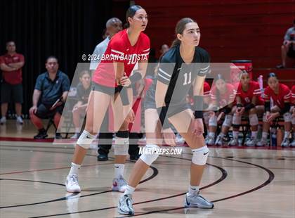 Thumbnail 1 in 'Iolani vs Kamehameha Kapalama (HHSAA Division 1 Final) photogallery.