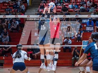 Thumbnail 3 in 'Iolani vs Kamehameha Kapalama (HHSAA Division 1 Final) photogallery.