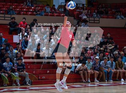 Thumbnail 1 in 'Iolani vs Kamehameha Kapalama (HHSAA Division 1 Final) photogallery.