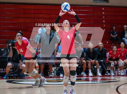Thumbnail 1 in 'Iolani vs Kamehameha Kapalama (HHSAA Division 1 Final) photogallery.