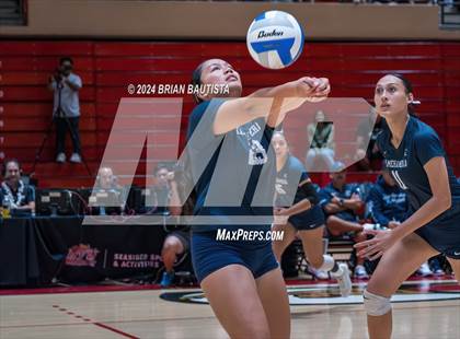 Thumbnail 3 in 'Iolani vs Kamehameha Kapalama (HHSAA Division 1 Final) photogallery.