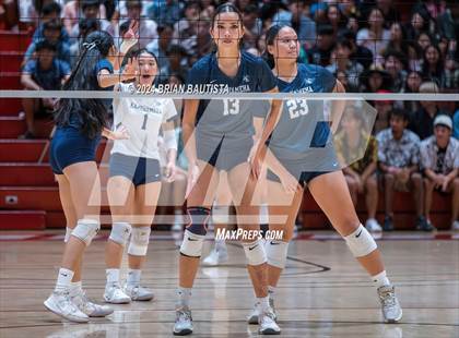 Thumbnail 1 in 'Iolani vs Kamehameha Kapalama (HHSAA Division 1 Final) photogallery.