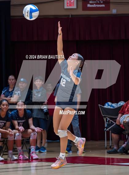 Thumbnail 3 in 'Iolani vs Kamehameha Kapalama (HHSAA Division 1 Final) photogallery.