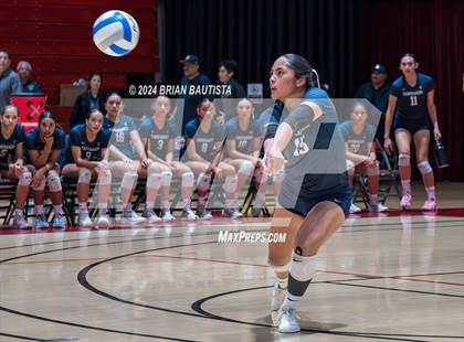 Thumbnail 2 in 'Iolani vs Kamehameha Kapalama (HHSAA Division 1 Final) photogallery.
