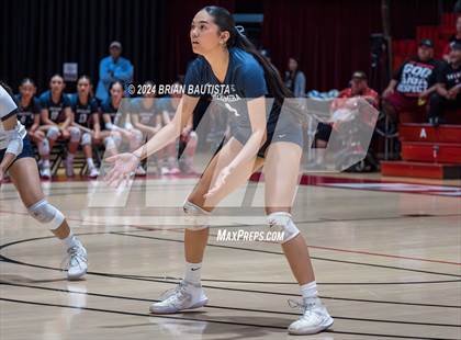 Thumbnail 2 in 'Iolani vs Kamehameha Kapalama (HHSAA Division 1 Final) photogallery.