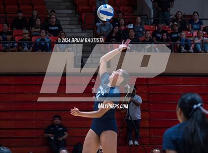 Thumbnail 2 in 'Iolani vs Kamehameha Kapalama (HHSAA Division 1 Final) photogallery.