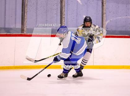Thumbnail 3 in Braintree vs Malden Catholic (Hingham Showcase) photogallery.