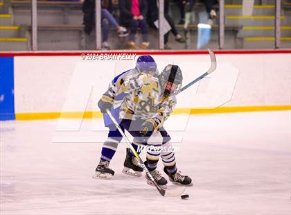 Thumbnail 3 in Braintree vs Malden Catholic (Hingham Showcase) photogallery.