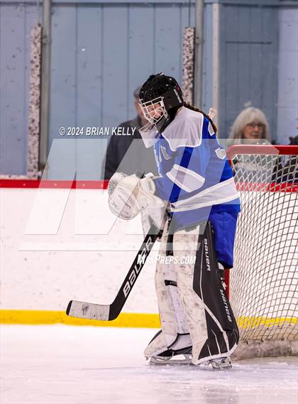 Thumbnail 2 in Braintree vs Malden Catholic (Hingham Showcase) photogallery.