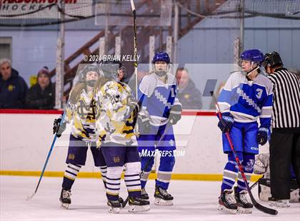 Thumbnail 3 in Braintree vs Malden Catholic (Hingham Showcase) photogallery.
