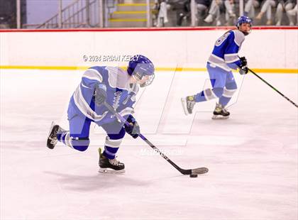Thumbnail 2 in Braintree vs Malden Catholic (Hingham Showcase) photogallery.