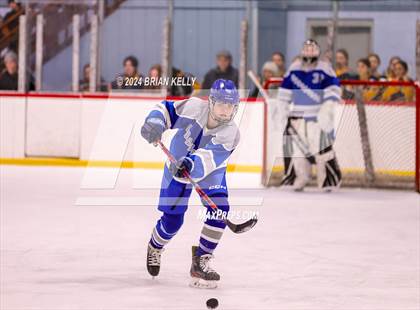 Thumbnail 2 in Braintree vs Malden Catholic (Hingham Showcase) photogallery.