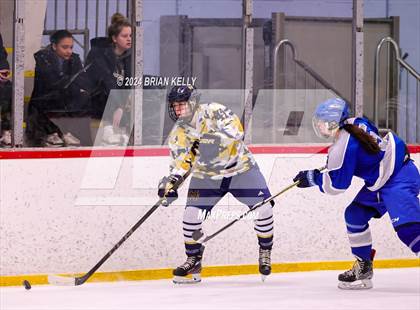 Thumbnail 2 in Braintree vs Malden Catholic (Hingham Showcase) photogallery.
