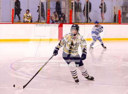 Thumbnail 3 in Braintree vs Malden Catholic (Hingham Showcase) photogallery.