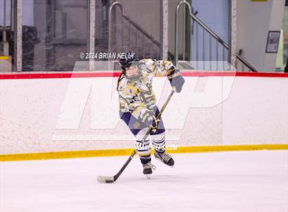 Thumbnail 3 in Braintree vs Malden Catholic (Hingham Showcase) photogallery.